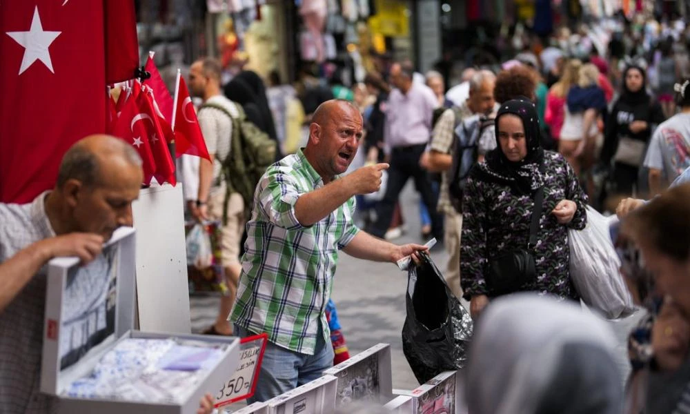 Τουρκία: Στο 70% ο πληθωρισμός - Θα τον ρίξουμε σε μονοψήφιο ως το 2026, υπόσχεται ο ΥΠΟΙΚ